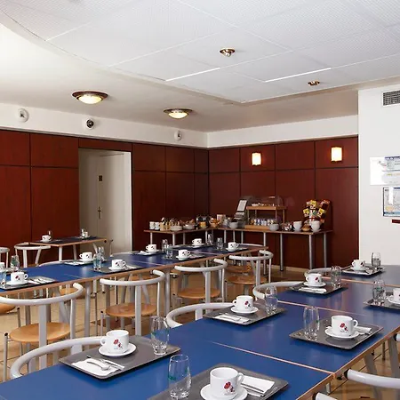 מלון דירות Appart'city Versailles 3*